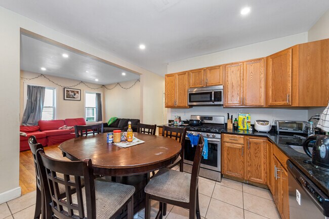 226 Calumet St unit 1, Roxbury Crossing, MA 02120 - photo 5