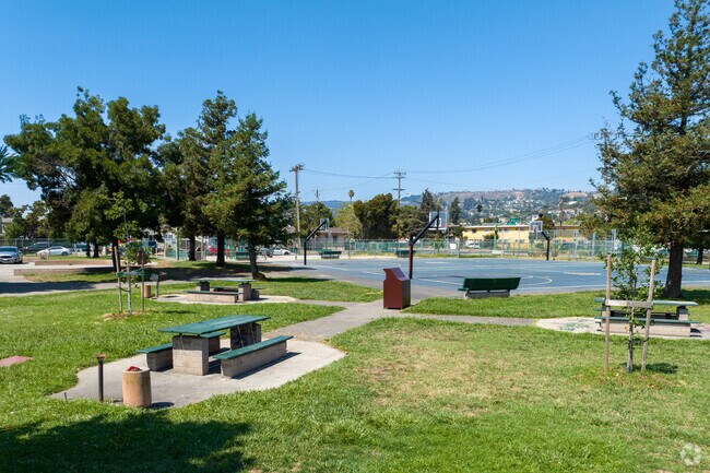Verdese Carter Park is the perfect place for Castlemont residents to enjoy an afternoon picnic.