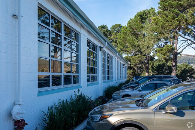 Lipman Middle School very beautiful campus in Brisbane.