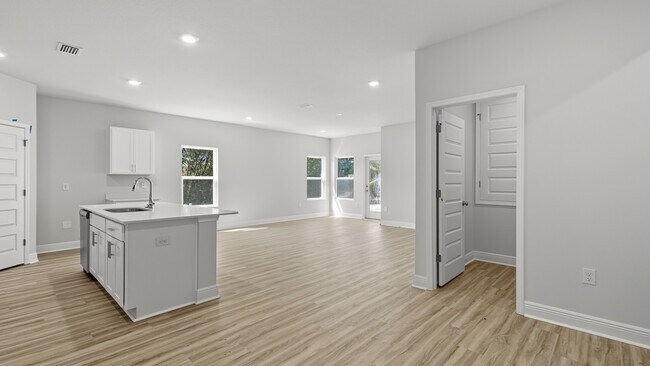 2086 Wiregrass St, Navarre, FL 32566 - photo 6