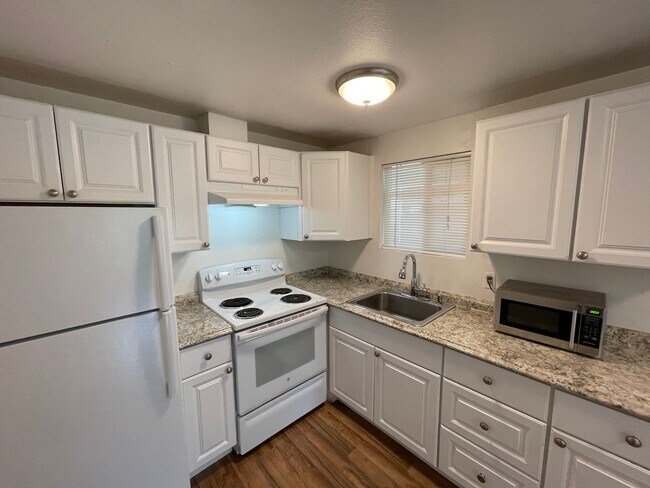 301 Apartments in the heart of Beacon Hill, Seattle, WA 98144 - photo 3