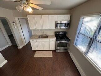 560 Muncey Rd Unit 2, West Islip, NY 11795