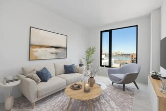 33-52-52 Crescent St Unit 202, Queens, NY 11106