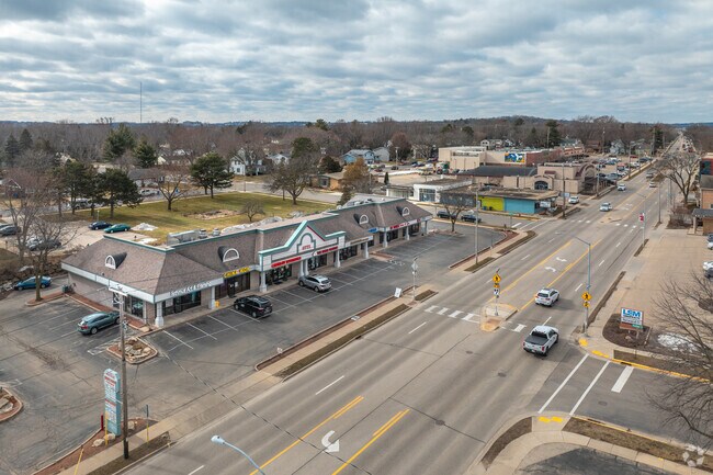 The Meadows neighborhood has convenient restaurants and shopping located off of University Ave.