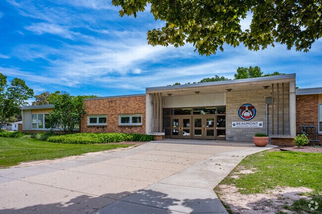 Beaumont Elementary School has a student-teacher ratio of 11 to 1.