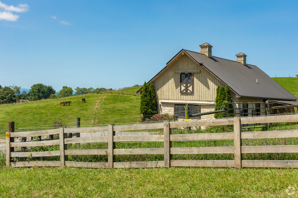 NH_MountainView_549223_P2_v2_BR_092424