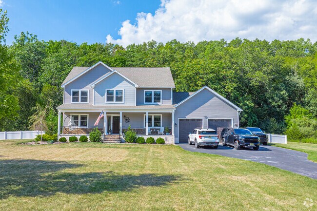 New Traditional homes on mid‑sized lots with garages can be found in Frelinghuysen.