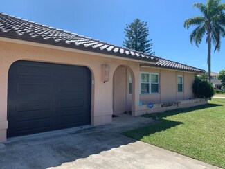 10022-10028 8th St N, Naples, FL 34108