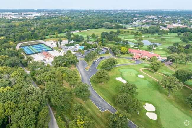 Golf enthusiasts of River Grove can perfect their backswing at The Oak Park Country Club.