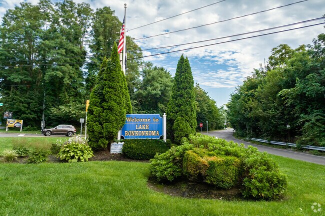 Lake Ronkonkoma welcomes you.