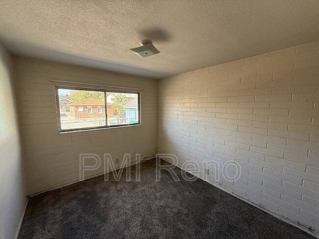457 Stewart St unit 2, Reno, NV 89502 - photo 4