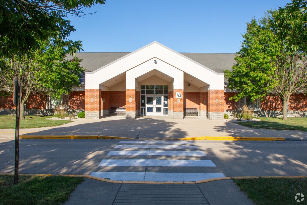Thomas A Hendricks Elementary School provides education in the neighborhood of 
Shelbyville