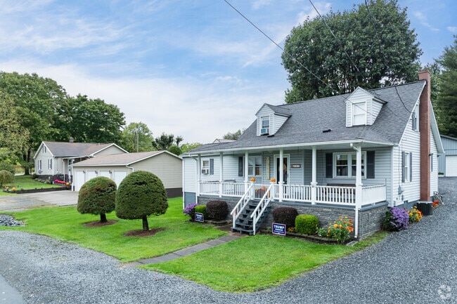 Several small East Taylor neighborhoods feature well-kept homes.