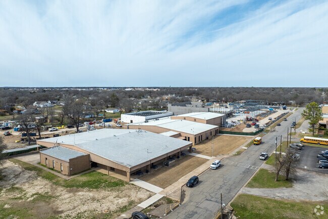 LH RATHER Jr. High in Bonham.