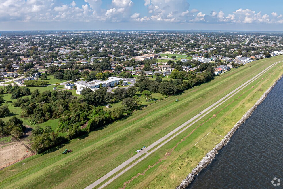 Country Club Estates