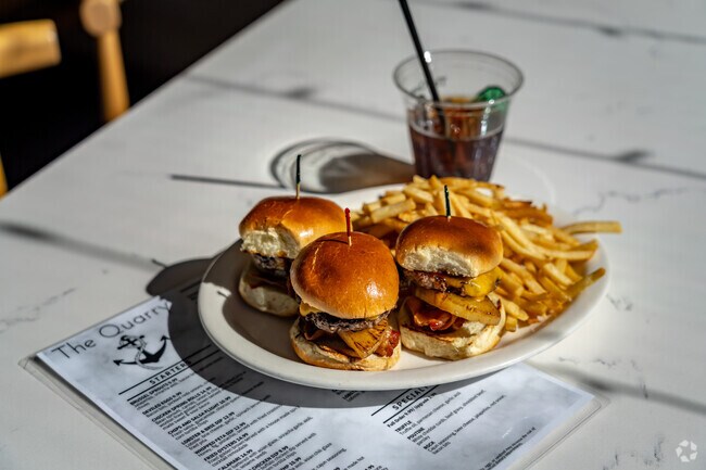 Located near Bolles Harbor, the Quarry is known for its selection of craft sliders.