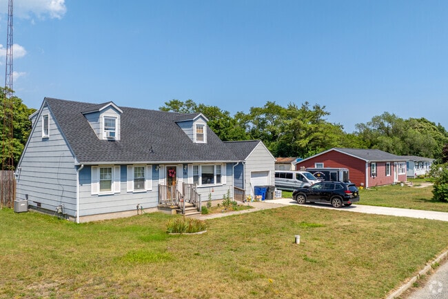 Dennis features Cape Cod houses and ranch-style homes.