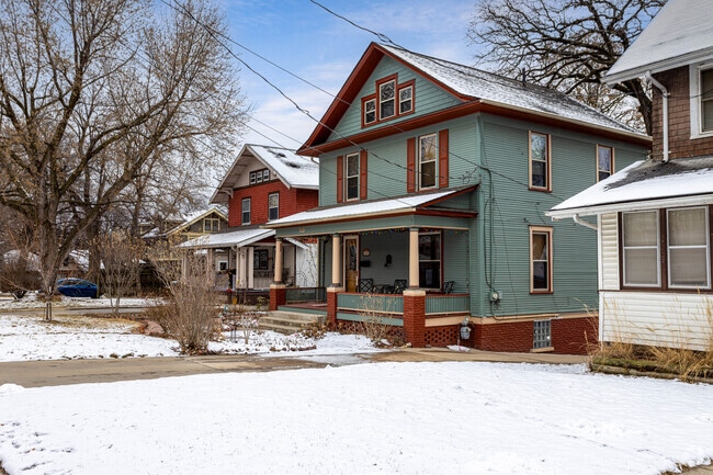 You can find colorful homes lining the streets in Woodland Heights.