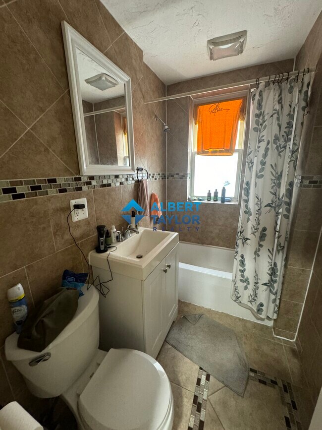 244 Kelton St unit uni6 2-bed 1-bath, Allston, MA 02134 - photo 3