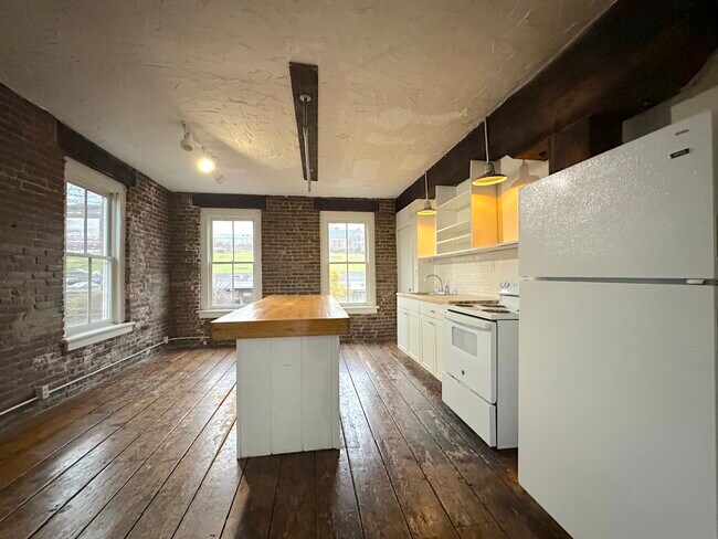 12 Front St unit 1, Newburgh, NY 12550 - photo 6