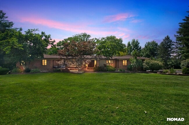 139 Ladue Oaks Dr, Saint Louis, MO 63141 - photo 2