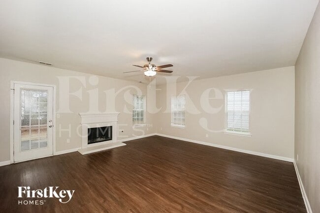 5190 Upper Elm St, Atlanta, GA 30349 - photo 2