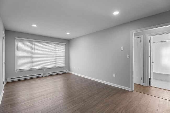 Camden Square, Groton, CT 06340 - photo 7