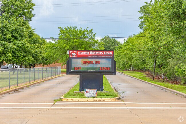 Mustang Elementary is located adjacent to the Mustang High School.