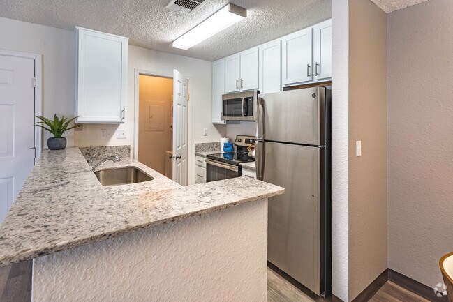 1 BR, 1 BA - Renovated - 750 SF