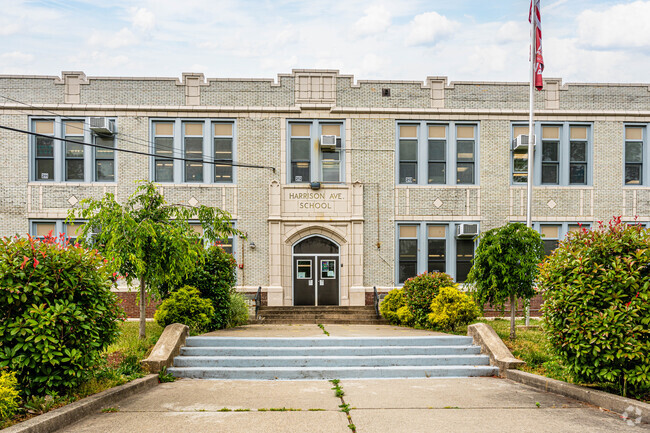 Harrison Elementary School serves students living in Roselle.