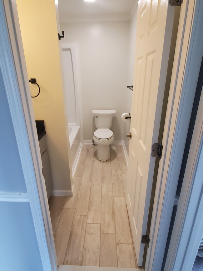 2nd bathroom