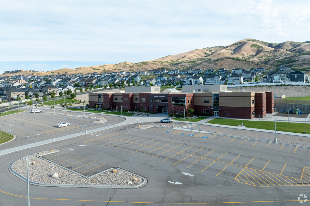 Belmont Elementary School is located in the Lehi neighborhood.