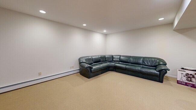 594 W Saddle River Rd, Upper Saddle River, NJ 07458 - photo 2