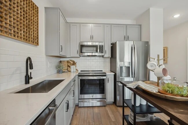 2839 W Eagle Talon Rd unit 36492396, Phoenix, AZ 85085 - photo 4