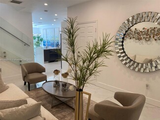 8779 NW 98th Ave, Doral, FL 33178