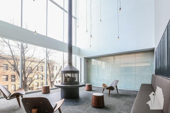 The Montrose, Chicago, IL 60613 - photo 2