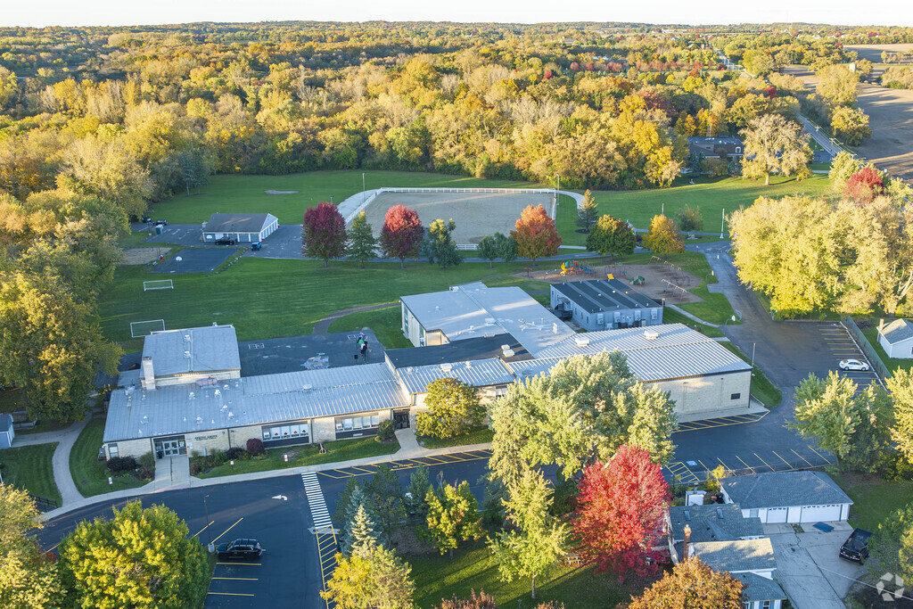 Spring Grove Elementary School inspires a love for learning and academic curiosity in kids.