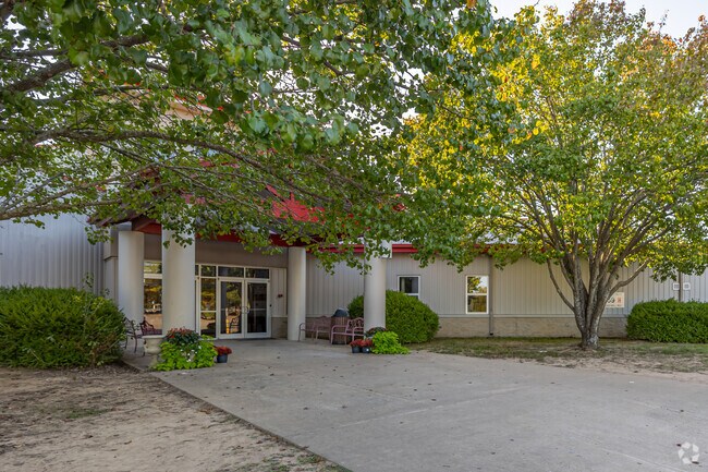 Randall G Lynch Middle School has 597 students in grades 4-6.