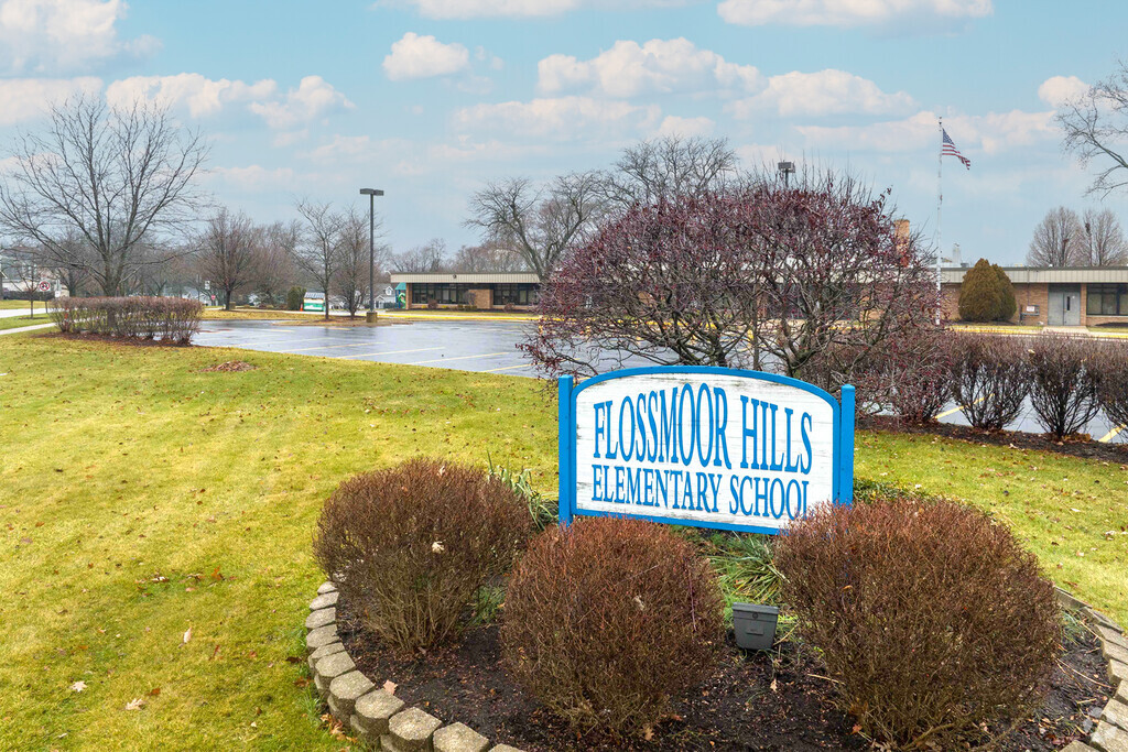 Flossmoor Hills Elementary School is a public school serving the community of Flossmoor.