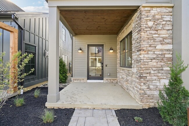 2808 Kobuk Dr, Columbus, OH 43228 - photo 5