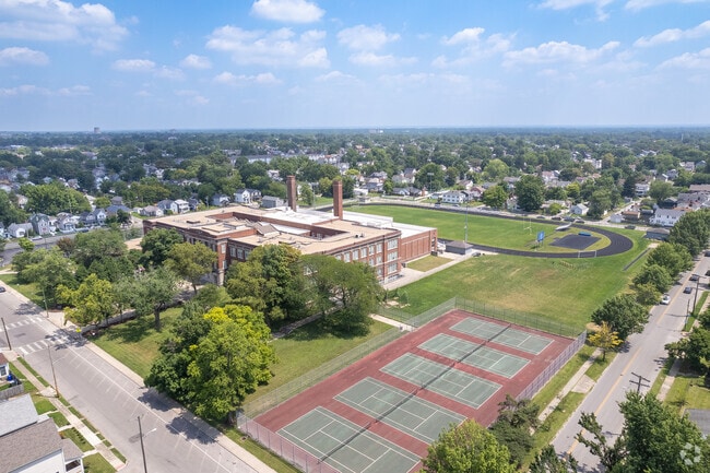 South High Street serves students in grades 7-12.