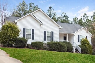 725 Grove Pointe Cir, Locust Grove, GA 30248