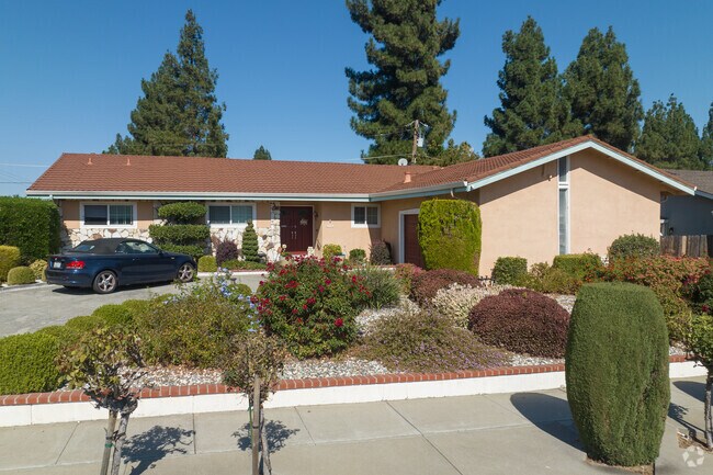 Single-story family homes are available in Shadelands.