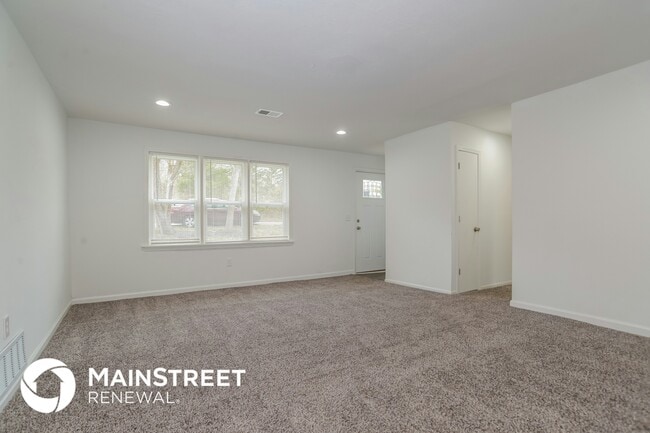 7411 NW Oak Dr, Kansas City, MO 64152 - photo 3