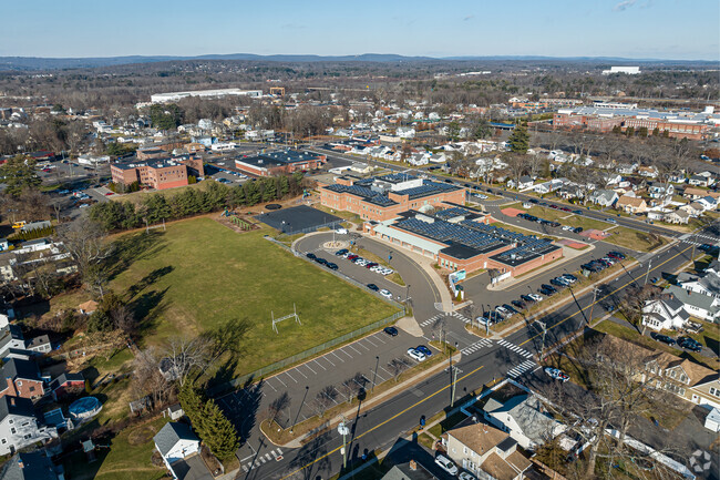 Linden Street School has a student to teacher ratio of 10:1.