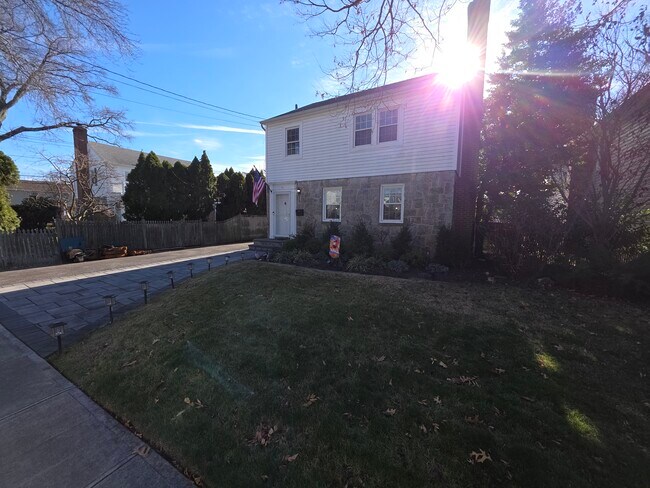 11 Lawrence Ave, Malverne, NY 11565 - photo 6