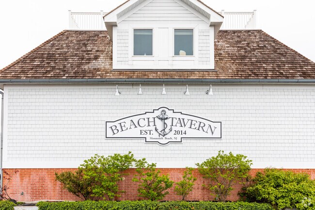 The Beach Tavern is a dockside eatery with marina views serving fine surf 'n' turf & cocktails in a convivial atmosphere.