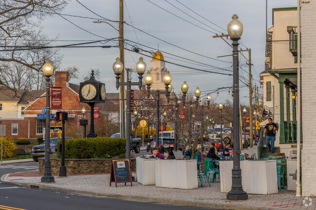 Enjoy dinner downtown at Edison Kitchen in Bethel.
