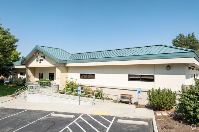 Student drop off zone at Vallieview Academy in Nampa.