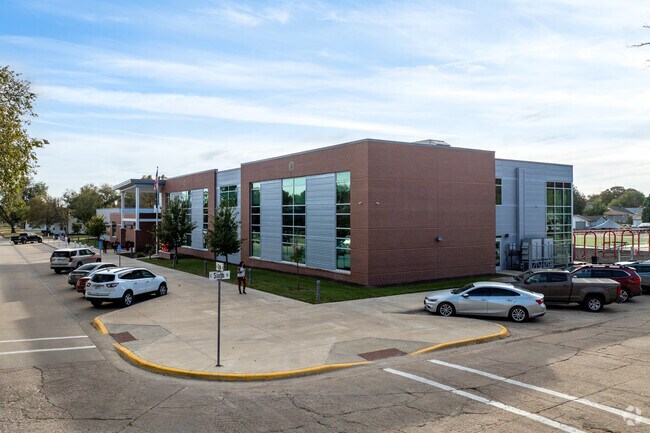 Lincoln Elementary School is another popular schooling option for elementary-aged students.
